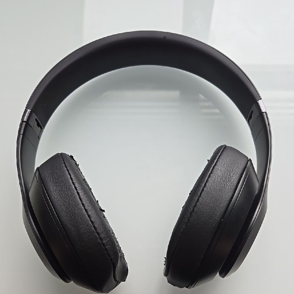 Beats Stuido Pro Wireless Overear Headphones